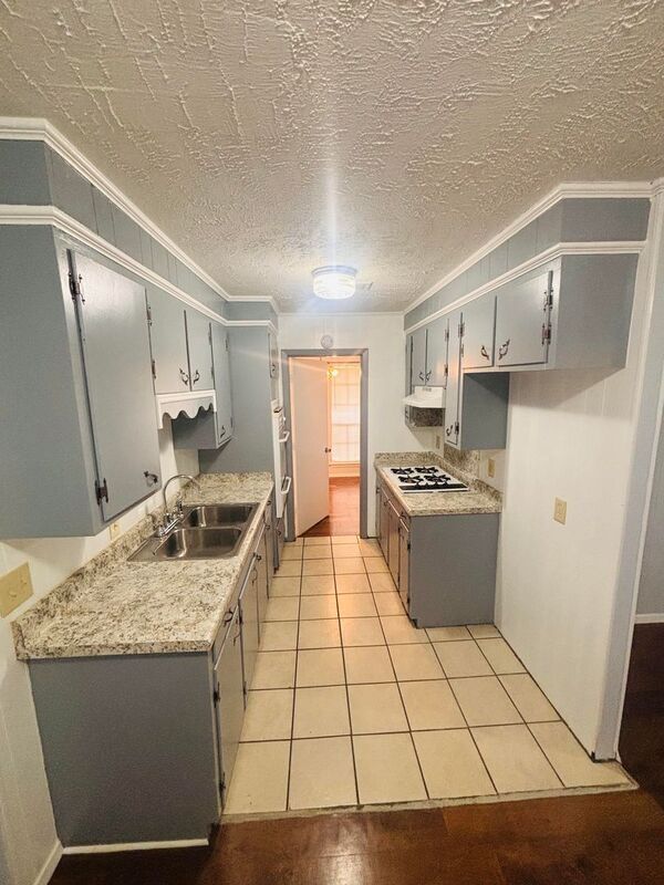 Building Photo - 6735 Harry S Truman Dr