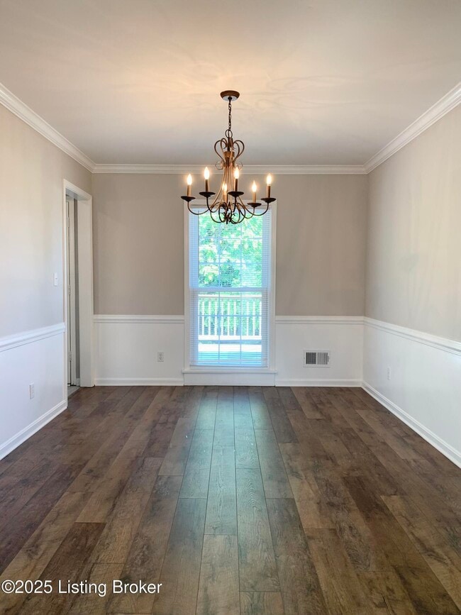 Building Photo - 9009 Thelma Ln