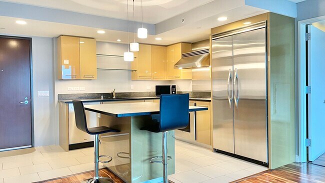 Foto del edificio - 2 BEDROOM CONDO UNIT IN CONVENIENT DOWNTOW...