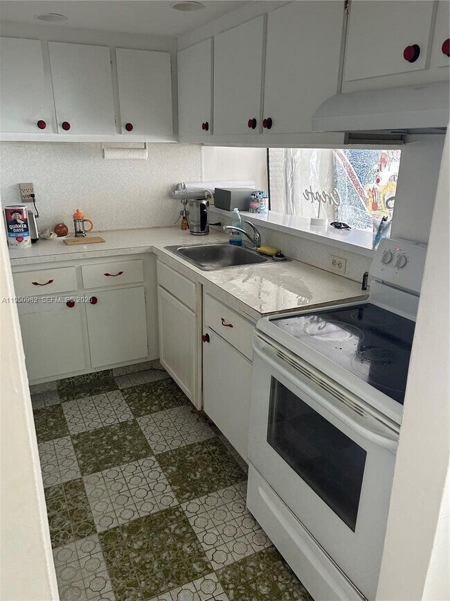 Building Photo - 401 Ocean Dr