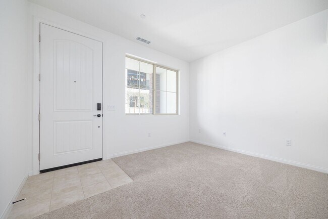 Foto del edificio - 1749 Laurelwood Wy