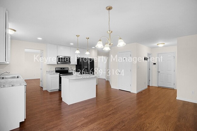 Building Photo - Coming Soon!!! Spacious and Modern 3-Bedroom Home for Rent Near Butler Lake