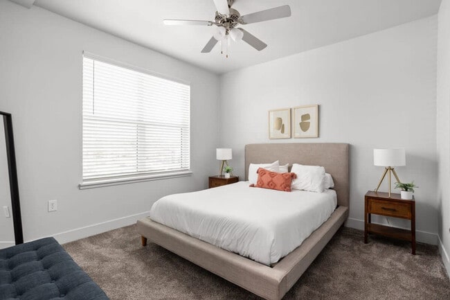 Building Photo - 8506 Westfield Blvd