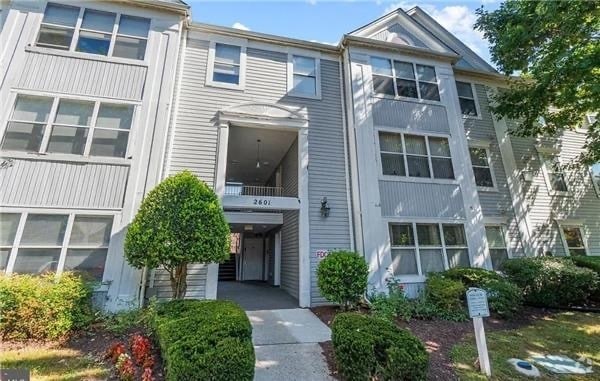 Building Photo - 2601 Camelback Ln