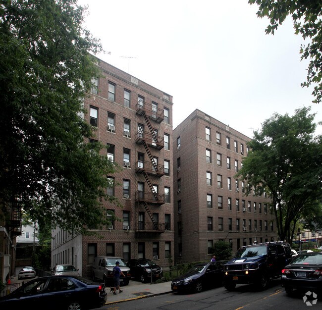 8246 Lefferts Blvd, Kew Gardens, NY 11415 Apartments Kew Gardens, NY