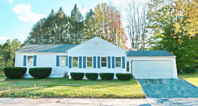 Building Photo - 3 br, 2 bath House - 24 Wellington Ave