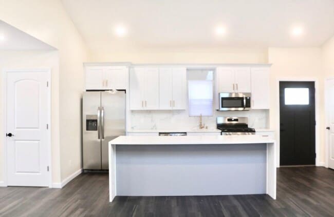 Foto del edificio - 19 Primrose Ave W