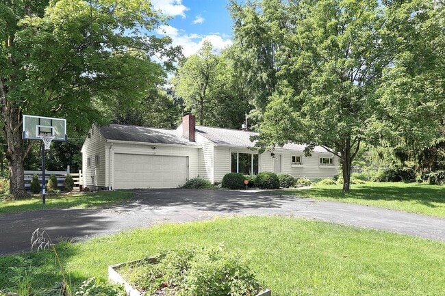 Building Photo - 227 Olentangy View Dr