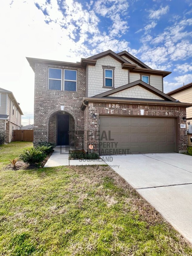 Foto principal - Beautiful Two Story Home in Cypress, TX