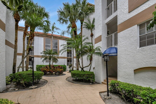 Foto del edificio - 7370 Orangewood Ln