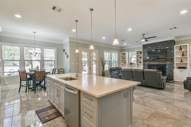 Building Photo - 18659 Clover Path