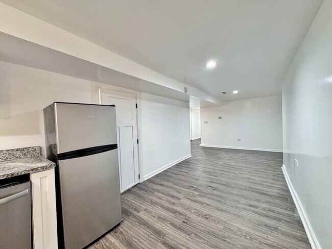 Building Photo - 3316 W Flournoy St