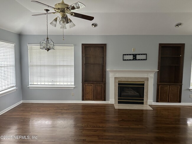 Building Photo - 6192 Duclay Forest Dr S