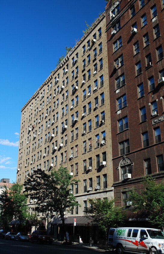 From the southweat along Lexington - 1435 Lexington Ave