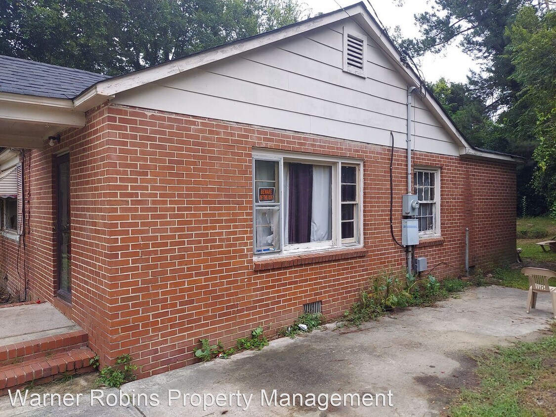 Primary Photo - 3 br, 1 bath House - 1357 Peavy Dr