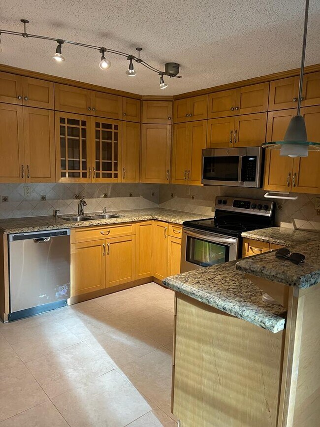 Foto del edificio - 4011 N Meridian Ave