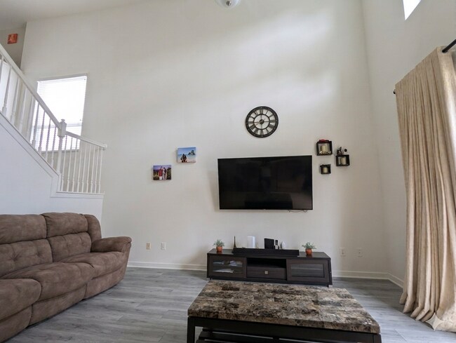 Foto del edificio - 7719 Bingham Ct