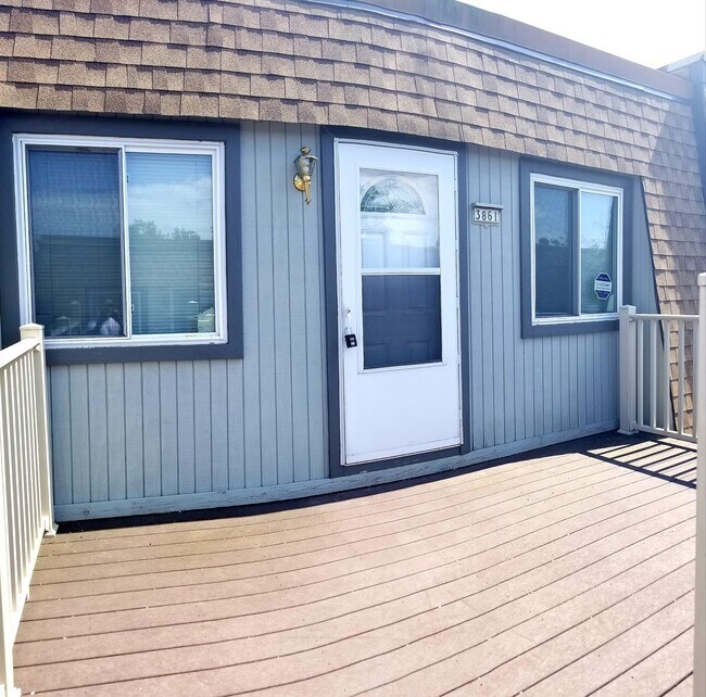 Front of unit - 3861 Havenwood Pl