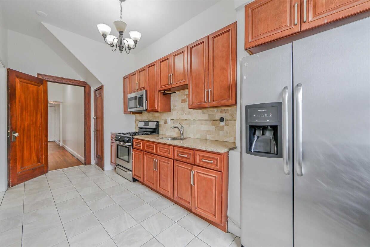 Foto principal - 212 69th St