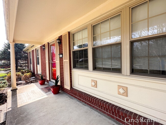 Building Photo - 1647 Rockhurst Ln