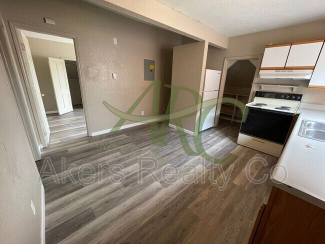 Foto del edificio - 511 W 12th St