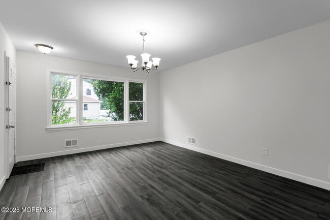 Building Photo - 204 Raritan St