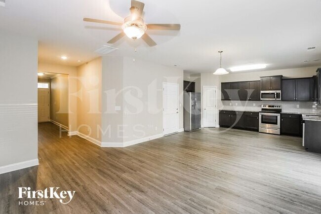 Foto del edificio - 9337 Sloan Forest Dr