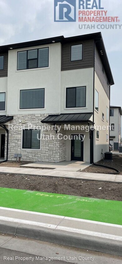 Primary Photo - 4 br, 3 bath House - 504 S 1080 W