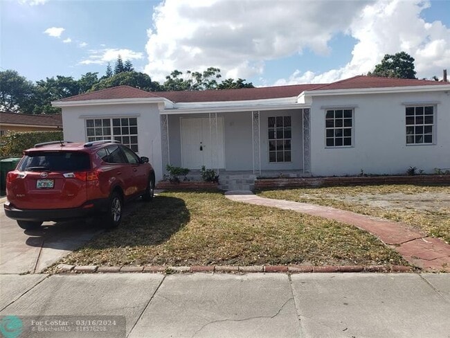 Building Photo - 112 NW 45th Ave