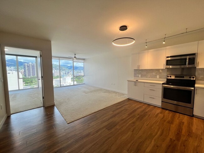Building Photo - Symphony Honolulu 1 bedroom 1 bath with 1 parking
