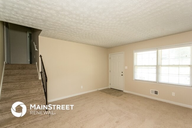 Building Photo - 6090 Graceland Cir