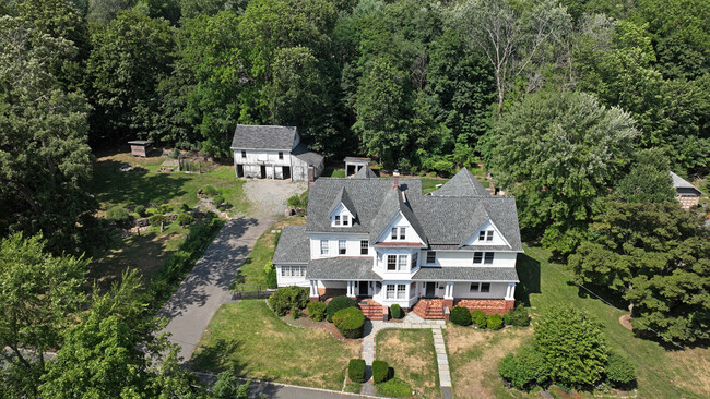 One block to town - 62 Elm St