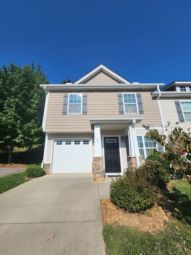 Building Photo - 27 Barnett Shoals Dr