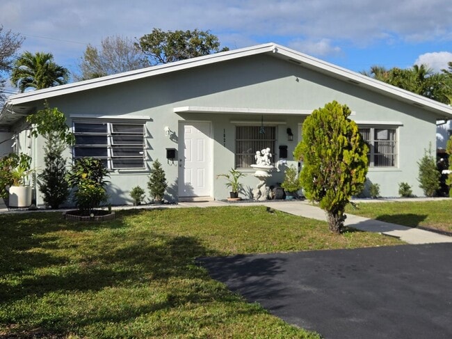 Foto del edificio - 1021 SW 32nd Ct