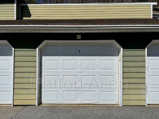 Foto del edificio - 1000 Olde Eastwood Village Blvd