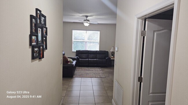 Foto del edificio - Beautiful 3 Bedroom Home for Rent in Oakbr...
