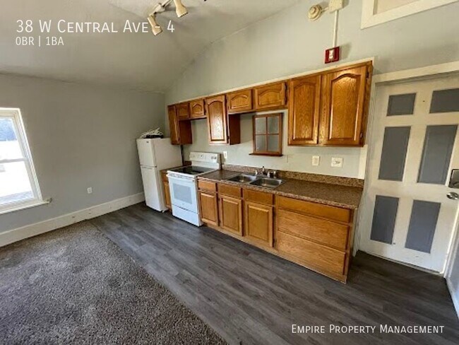 Building Photo - 38 W Central Ave