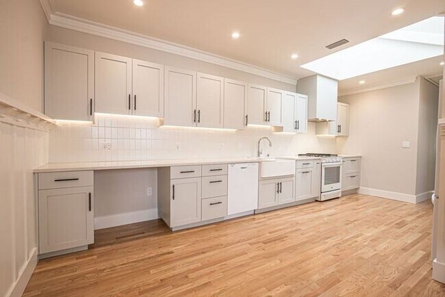 Foto del edificio - Recenty Updated 1916 California Bungalow f...