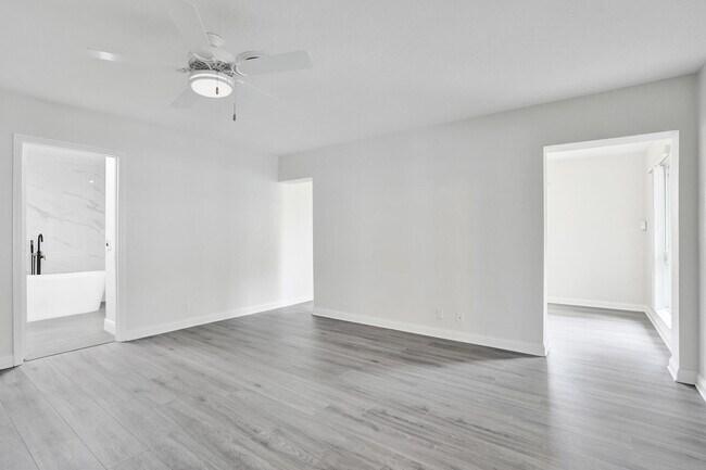 Foto del edificio - 4755 NE 23rd Ave