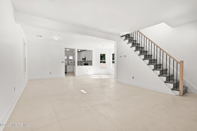 Foto del edificio - 448 Monmouth Rd