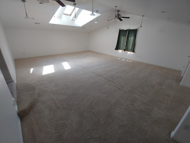 Building Photo - 936 Meadowbrook Dr