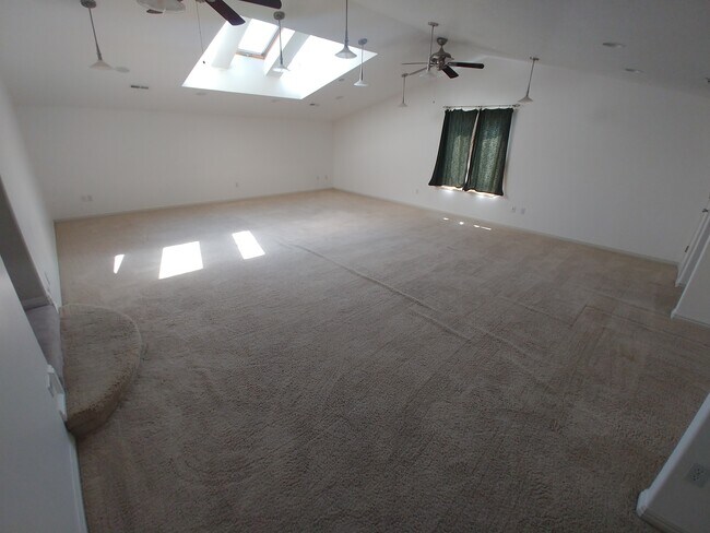 Foto del edificio - 936 Meadowbrook Dr