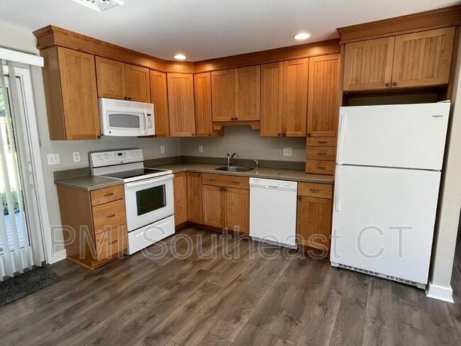 Foto del edificio - 22 Luce Ave