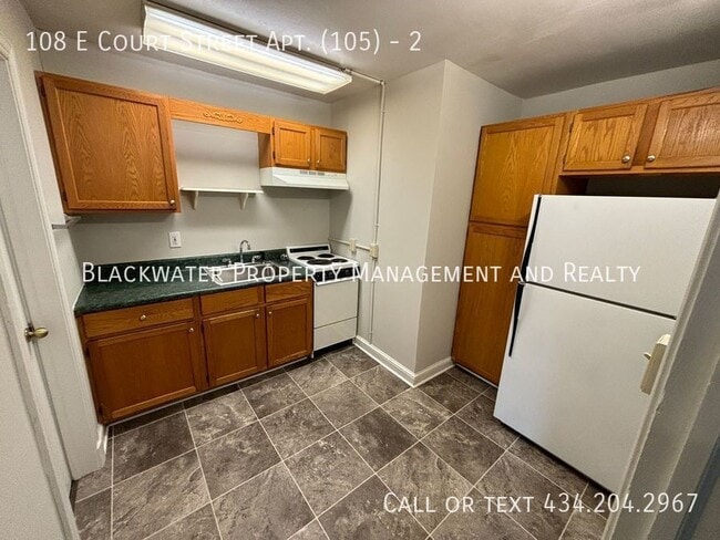 Foto del edificio - 108 E Court St