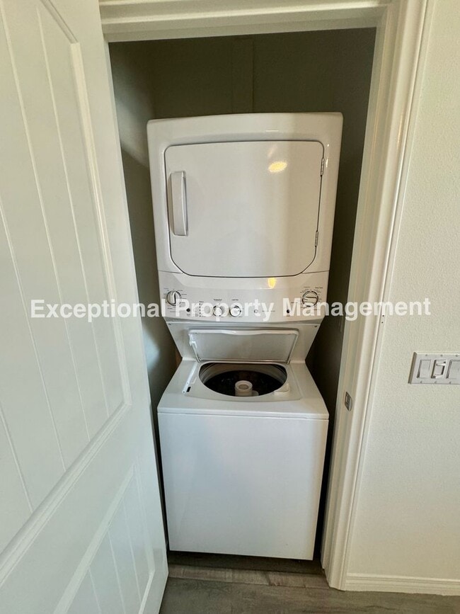 Foto del edificio - 1 bed 1 bath ADU