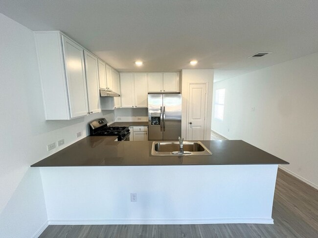 Foto del edificio - 4 Bedroom 1-Story Home Near SeaWorld in Northwest San Antonio