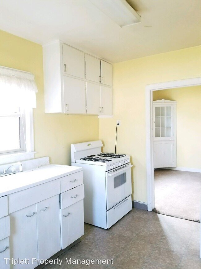 Building Photo - 4 br, 2 bath House - 4226 Lincoln Swing