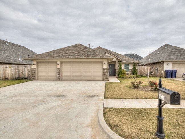 Building Photo - 16704 Doyle Dr