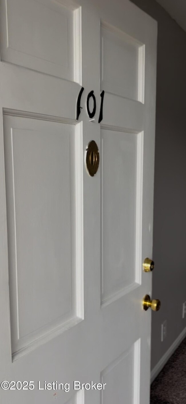 Building Photo - 6983 Dixie Hwy