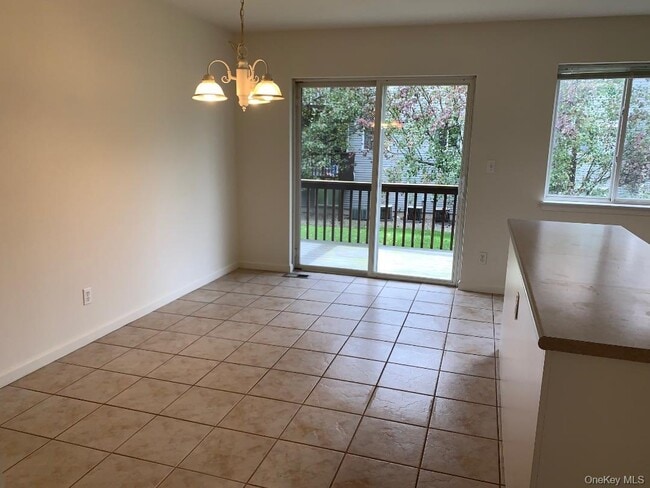 Building Photo - 25 College Ave